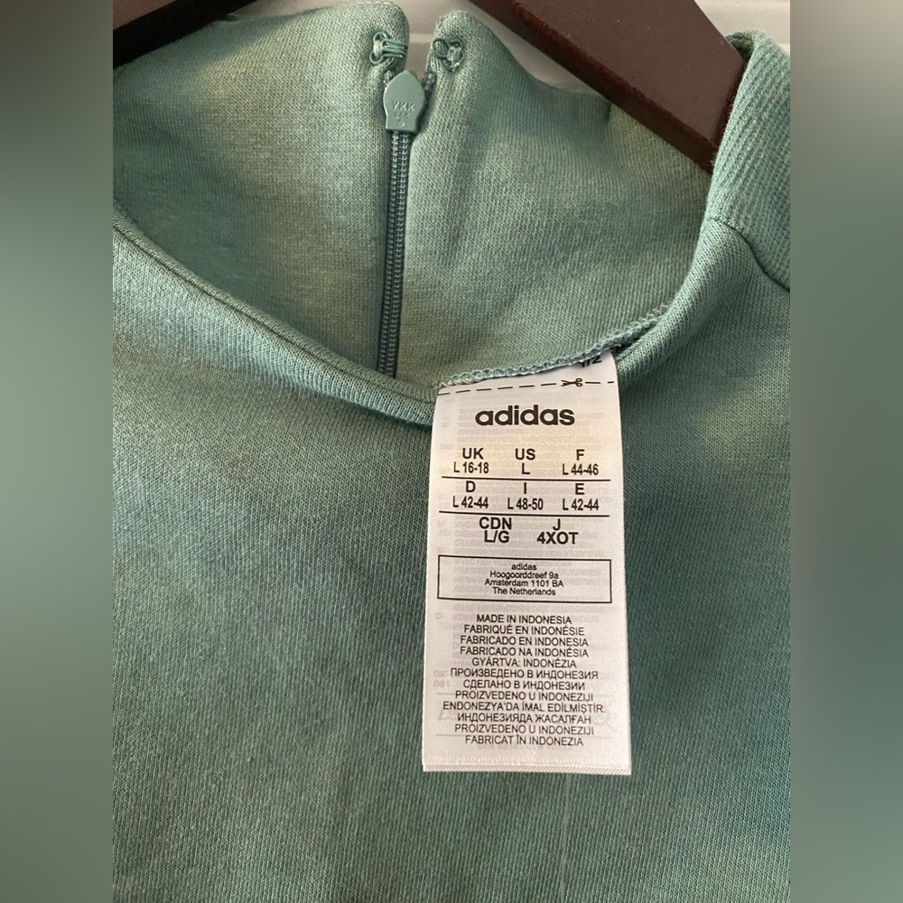 NWT. Adidas Crewneck Sweatshirt in Teal Green with Logo - Picture 6 of 9